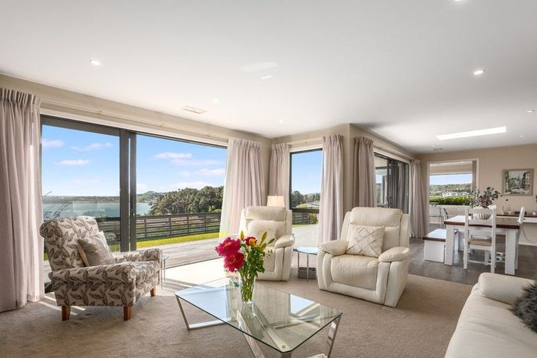 Photo of property in 20 Waitaria Terrace, Aotea, Porirua, 5024