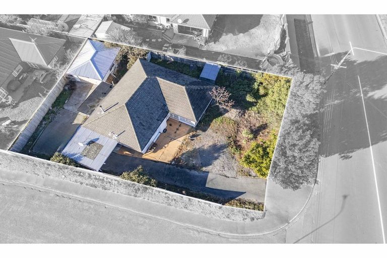 Photo of property in 262 Burwood Road, Burwood, Christchurch, 8083