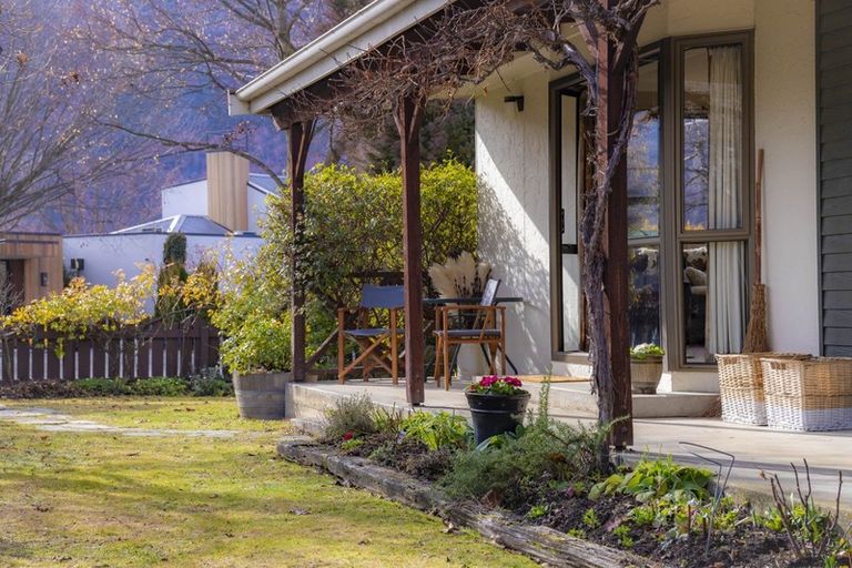 Photo of property in 58 Adamson Drive, Arrowtown, 9302