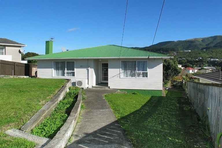 Photo of property in 10 Roberts Street, Tawa, Wellington, 5028