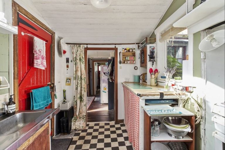 Photo of property in 240 Tinakori Road, Thorndon, Wellington, 6011