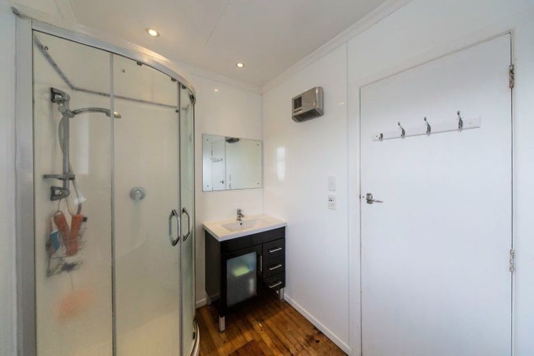 Photo of property in 2 Tararua Terrace, Cloverlea, Palmerston North, 4412