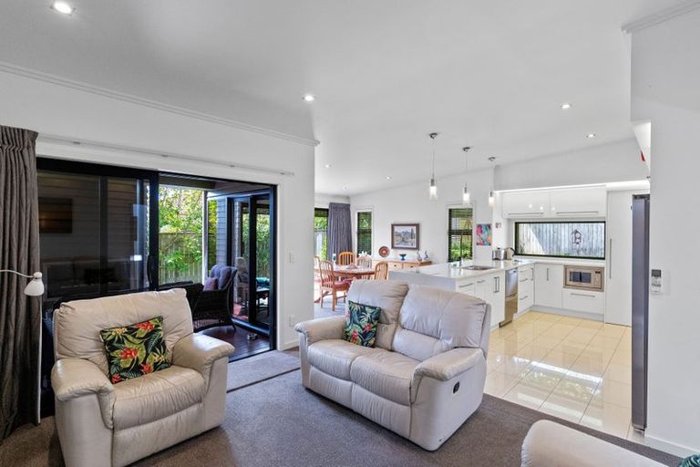 Photo of property in 7 Ruru Place, Levin, 5510