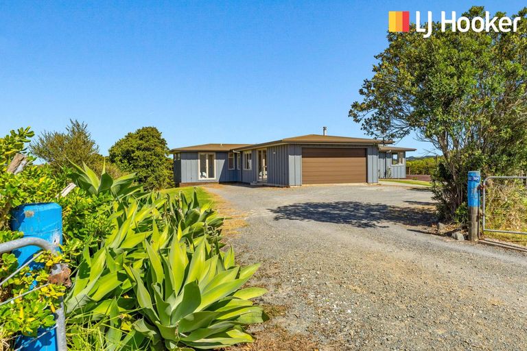 Photo of property in 301 Ranganui Road, Kaiwaka, 0573