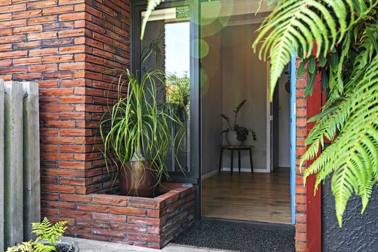 Photo of property in 13a Woodleigh Street, Frankleigh Park, New Plymouth, 4310