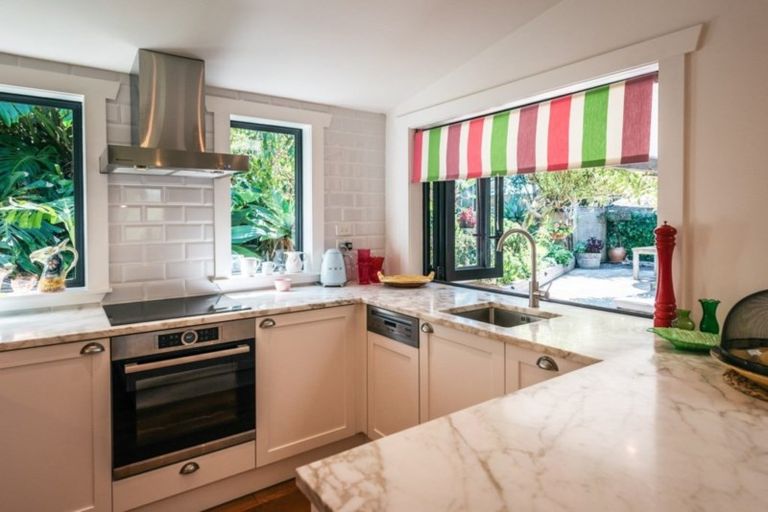 Photo of property in 40 Calais Terrace, Ostend, Waiheke Island, 1081
