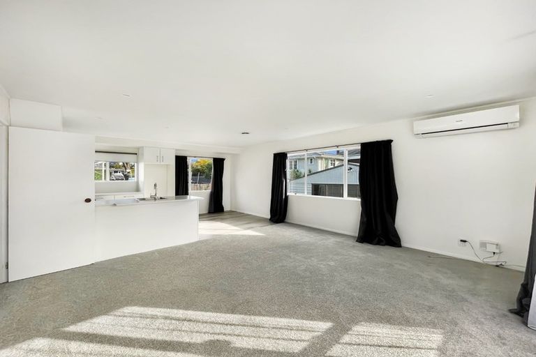 Photo of property in 1/12 Brookfield Road, Te Atatu Peninsula, Auckland, 0610