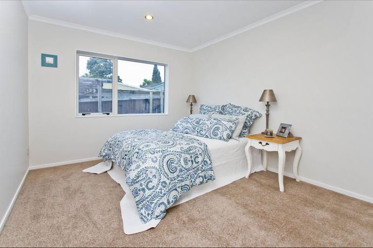 Photo of property in 25b Thornlow Street, Glendene, Auckland, 0602