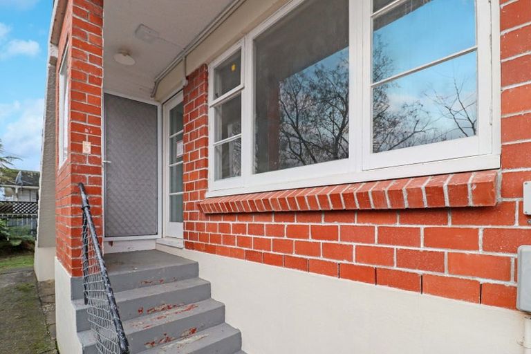 Photo of property in 2 Argyle Grove, Trentham, Upper Hutt, 5018