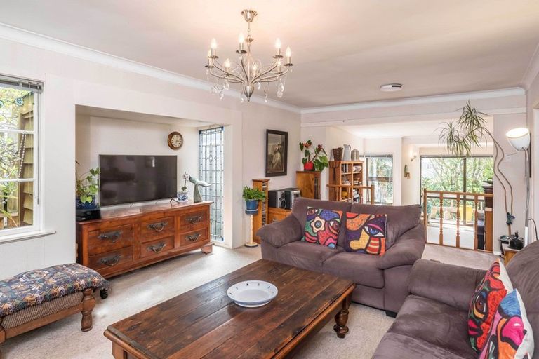 Photo of property in 42 Robertson Street, Island Bay, Wellington, 6023