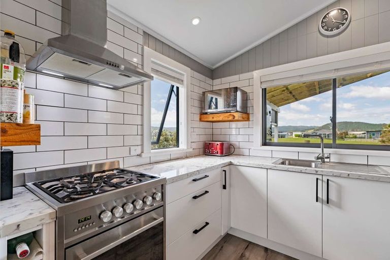 Photo of property in 126 The Fairway, Matarangi, Whitianga, 3592