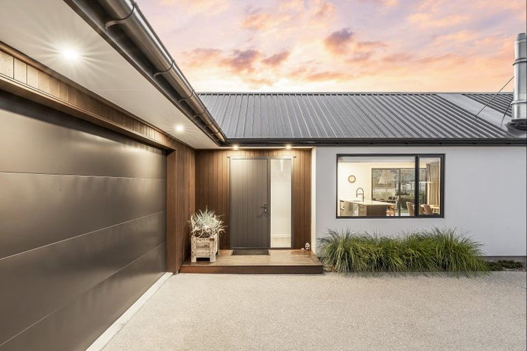Photo of property in 19 Pounamu Avenue, Albert Town, Wanaka, 9305