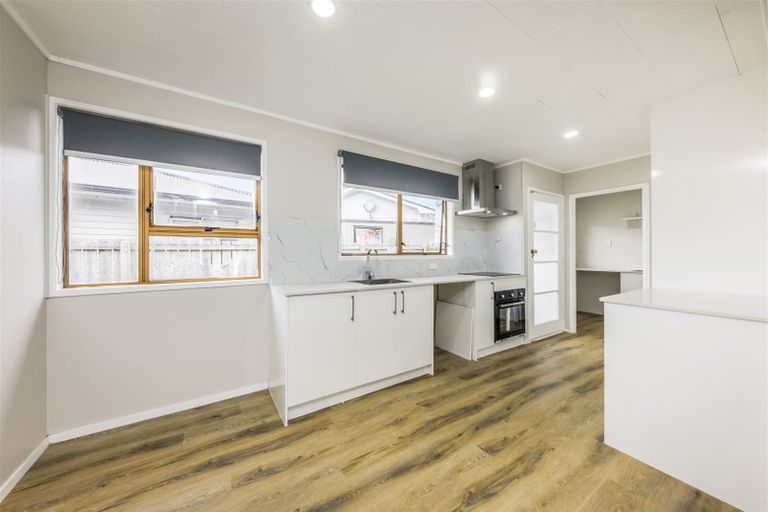 Photo of property in 2/1 Carter Place, Manurewa, Auckland, 2102