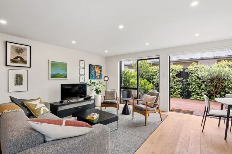 Photo of property in 199a Springfield Road, St Albans, Christchurch, 8014