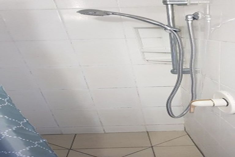 Photo of property in 89 East Coast Road, Castor Bay, Auckland, 0620