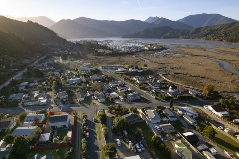 Photo of property in 5 Mahakipawa Road, Havelock, 7100