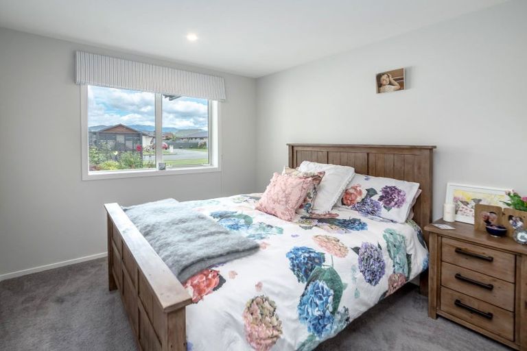 Photo of property in 28 Feist Street, Carterton, 5713