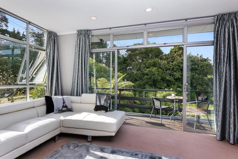 Photo of property in 11a Fenton Terrace, Cockle Bay, Auckland, 2014