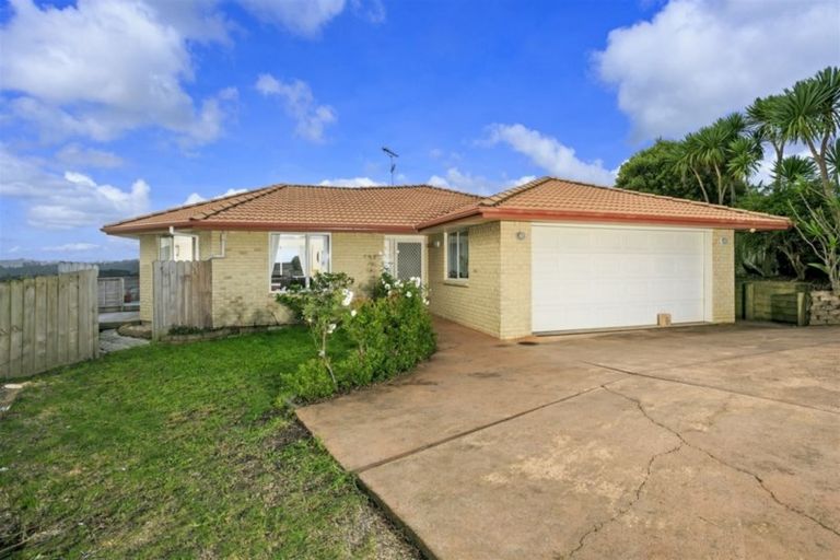 Photo of property in 39 Bluebird Crescent, Unsworth Heights, Auckland, 0632