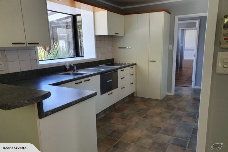 Photo of property in 4 Woodfield Place, Woodend, 7610