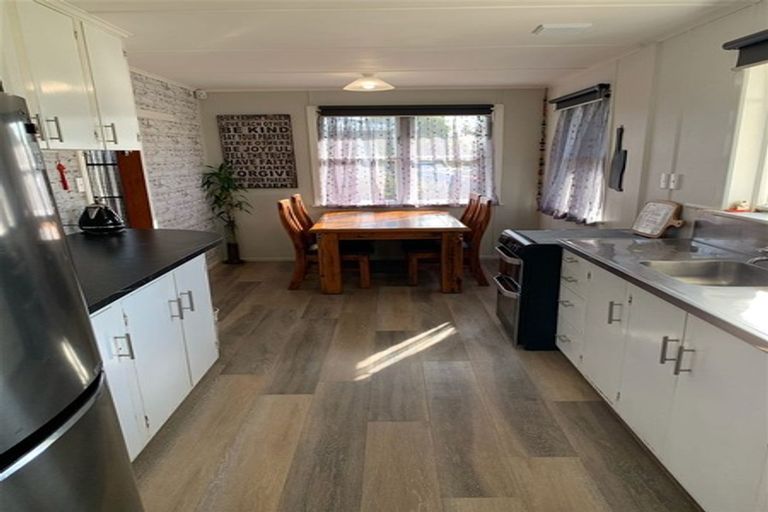 Photo of property in 11 Cameron Road, Te Puke, 3119