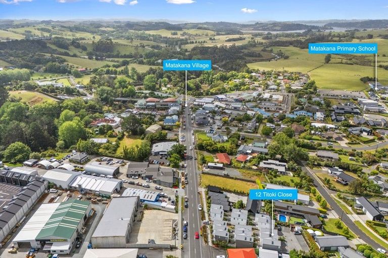 Photo of property in 12 Titoki Close, Matakana, 0985