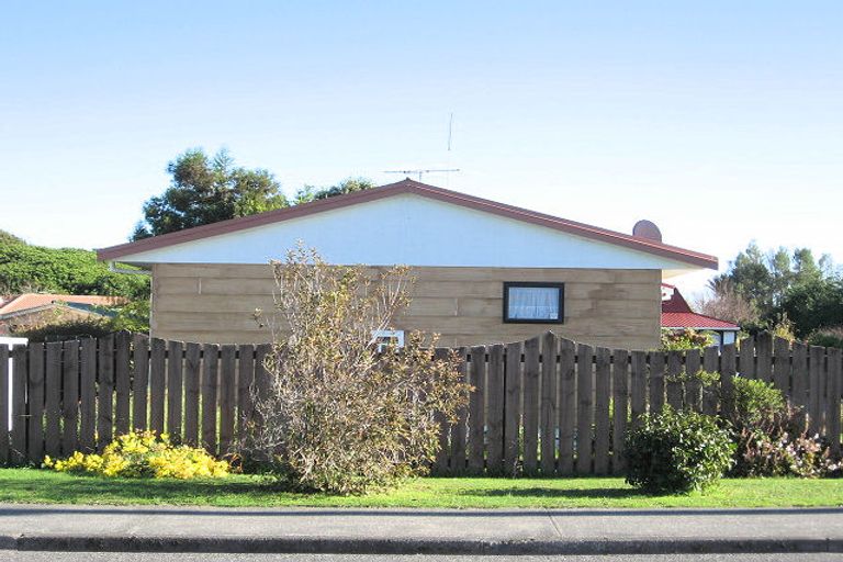 Photo of property in 11 Freemans Road, Otaki, 5512