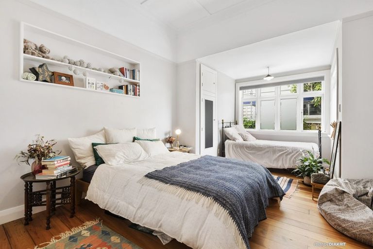 Photo of property in 35 Central Terrace, Kelburn, Wellington, 6012