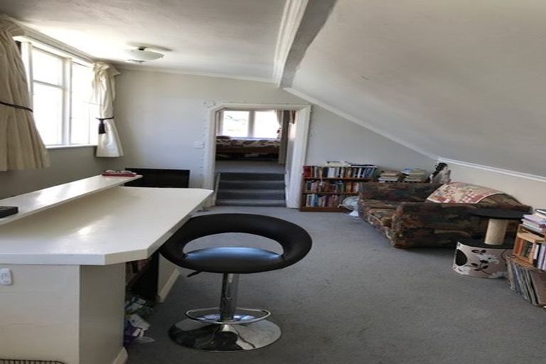 Photo of property in 4 Tutchen Avenue, Mount Victoria, Wellington, 6011