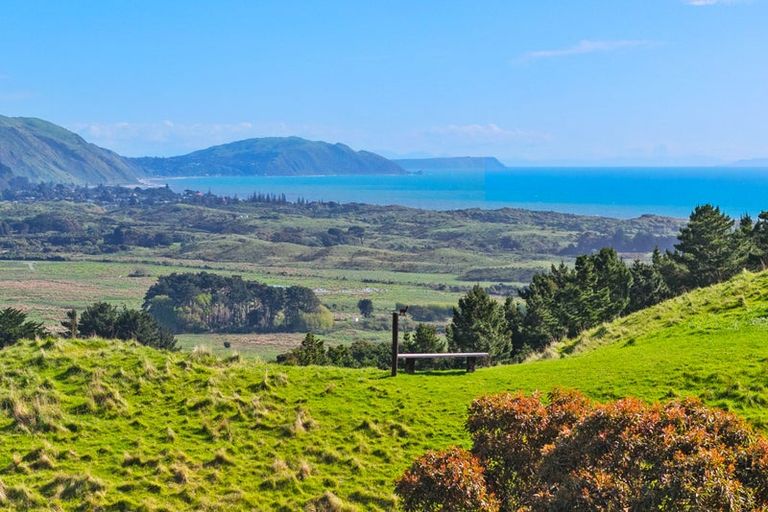 Photo of property in 105 Waterfall Road, Paraparaumu, 5032