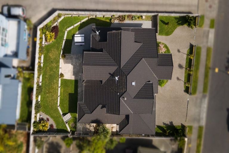 Photo of property in 8 Neston Grove, Churton Park, Wellington, 6037