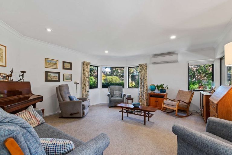 Photo of property in 2 Hayward Rise, Owhata, Rotorua, 3010