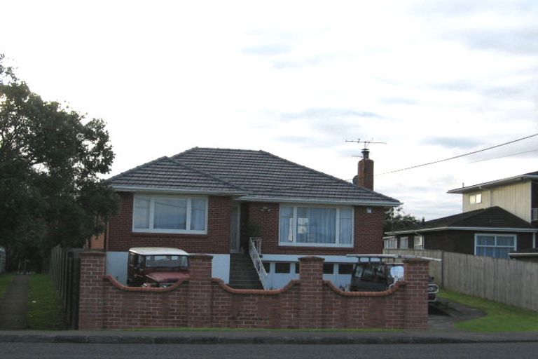Photo of property in 444 Old Te Atatu Road, Te Atatu Peninsula, Auckland, 0610