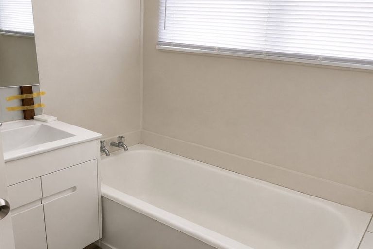 Photo of property in 28 Birdwood Road, Pukekohe, 2120
