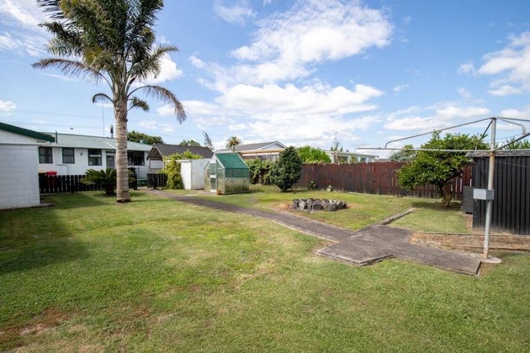 Photo of property in 28 Orchard East Road, Ngatea, 3503