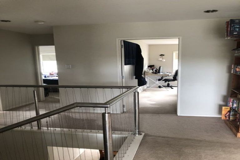 Photo of property in 18 Catlins Place, Fairview Heights, Auckland, 0632