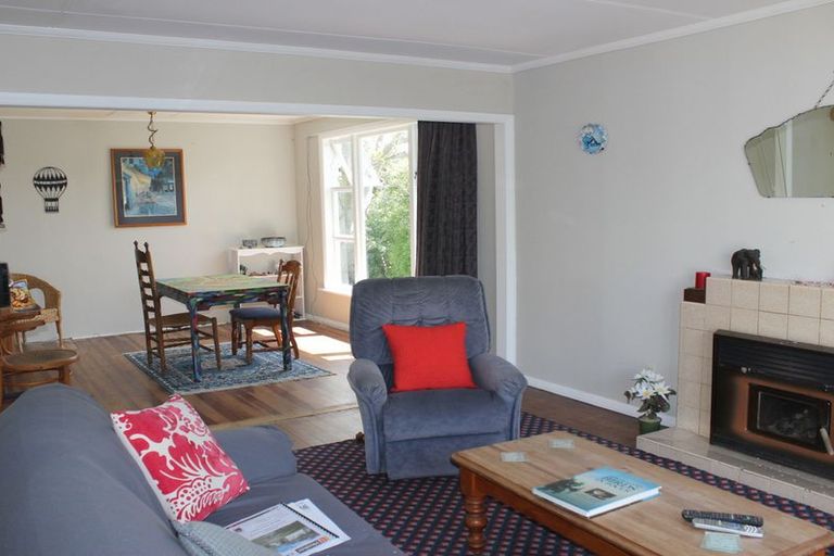 Photo of property in 75 Victoria Street, Carterton, 5713