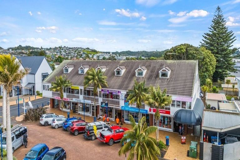 Photo of property in 5/3 Kawau Close, Orewa, 0931