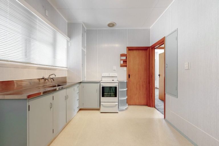 Photo of property in 21 Military Road, Boulcott, Lower Hutt, 5010