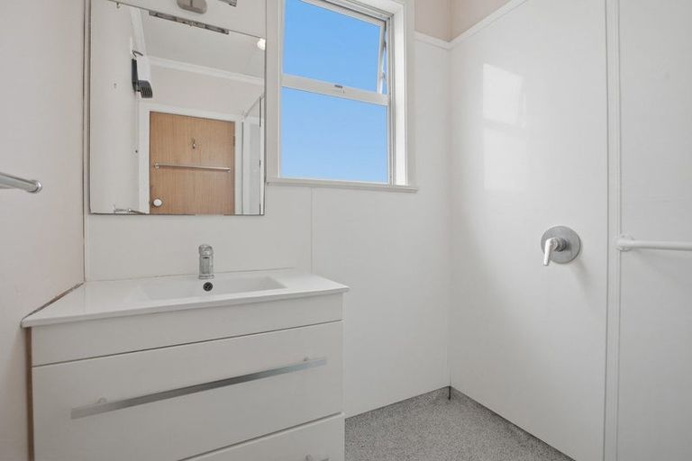 Photo of property in 14 Huatoki Street, Vogeltown, New Plymouth, 4310