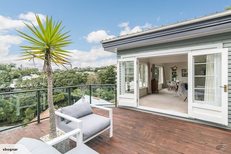 Photo of property in 2a Raroa Crescent, Northland, Wellington, 6012