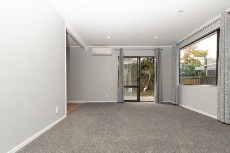 Photo of property in 2/10 Trimdon Street, Randwick Park, Auckland, 2105