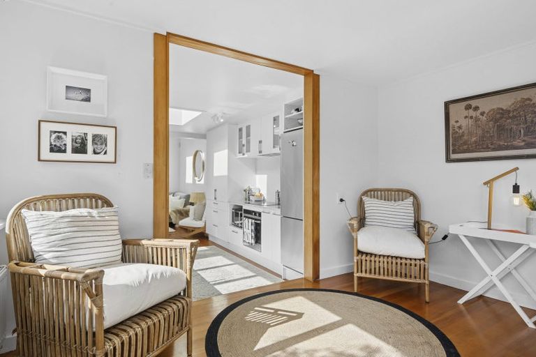 Photo of property in 132 Elizabeth Street, Mount Victoria, Wellington, 6011