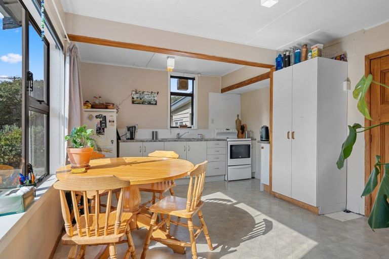 Photo of property in 8 Arapiki Road, Stoke, Nelson, 7011