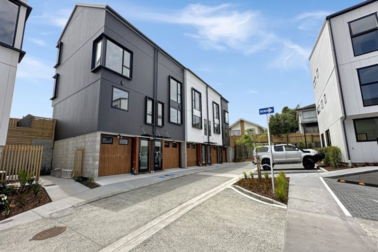 Photo of property in 33 Ara Mara Hua, Henderson, Auckland, 0612