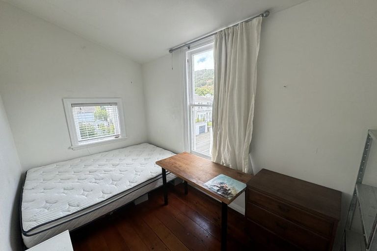 Photo of property in 77 Brougham Street, Mount Victoria, Wellington, 6011