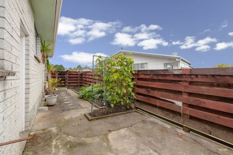 Photo of property in 35a Roband Crescent, Brown Owl, Upper Hutt, 5018