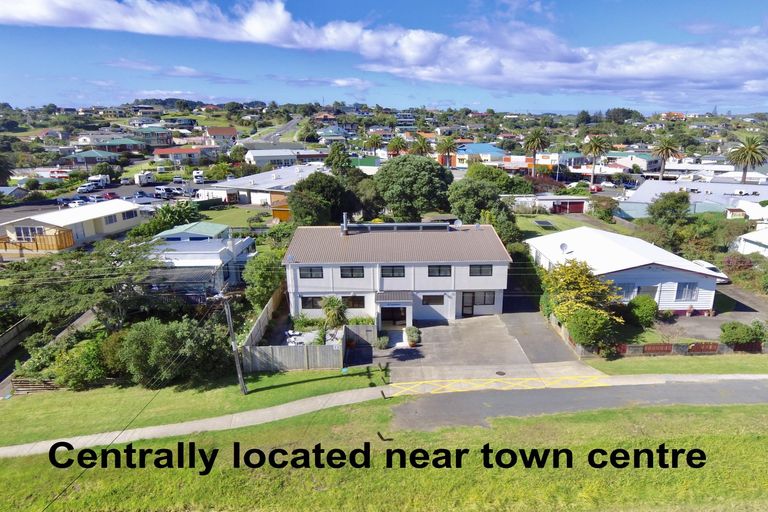 Photo of property in 13 Wallis Street, Raglan, 3225