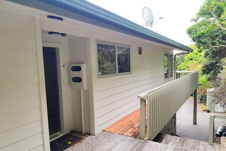 Photo of property in 19 Pohutukawa Avenue, Red Beach, 0932