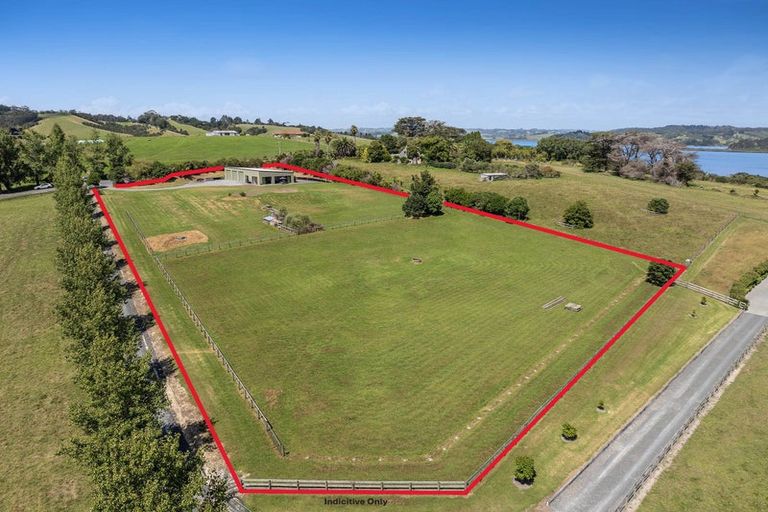 Photo of property in 60 Goodall Road, Snells Beach, 0920